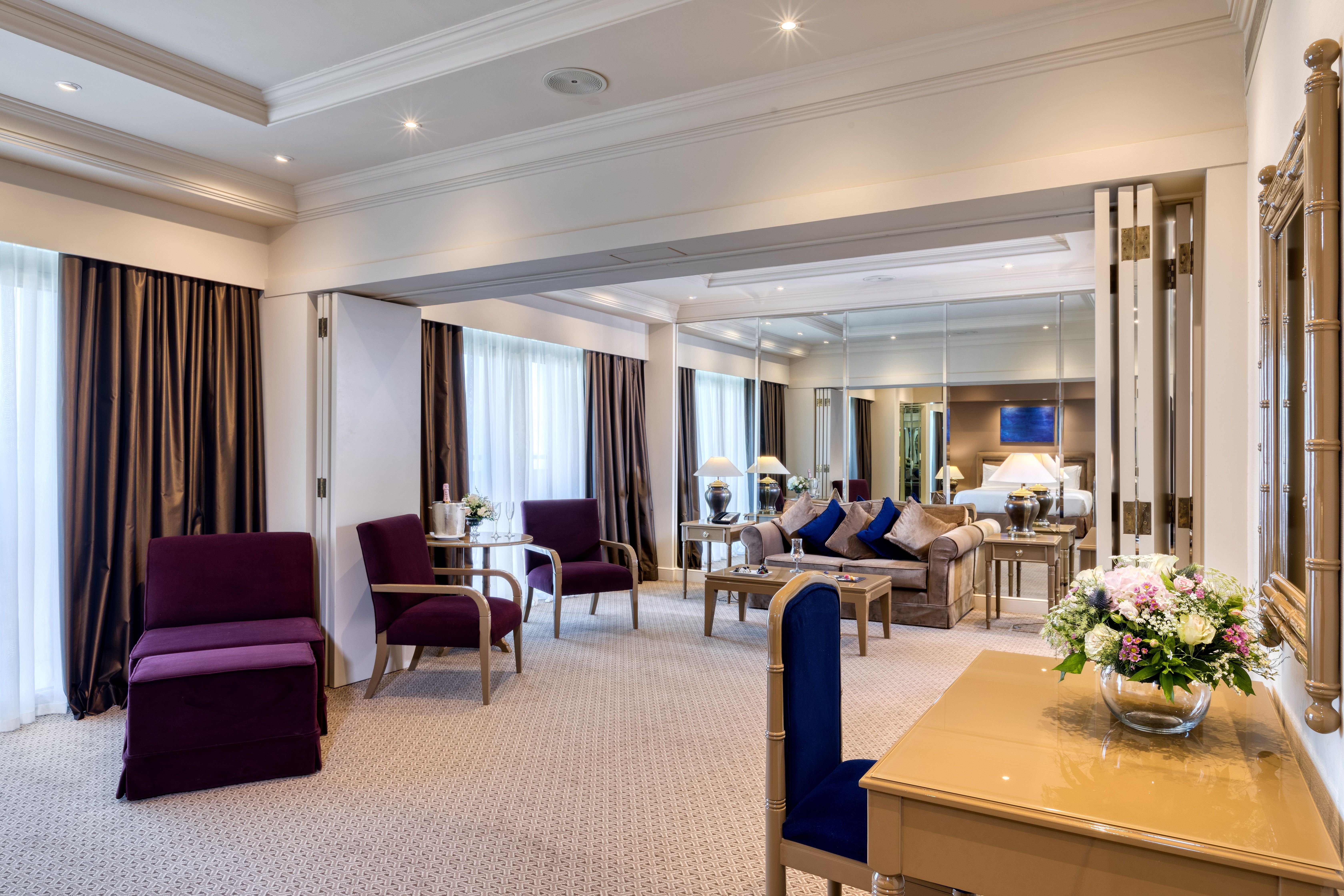 Honeymoon Suite